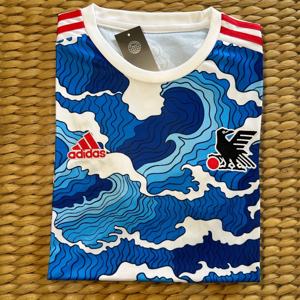 Japan Great Wave Blue & White Special Jersey - Picture 1 of 3